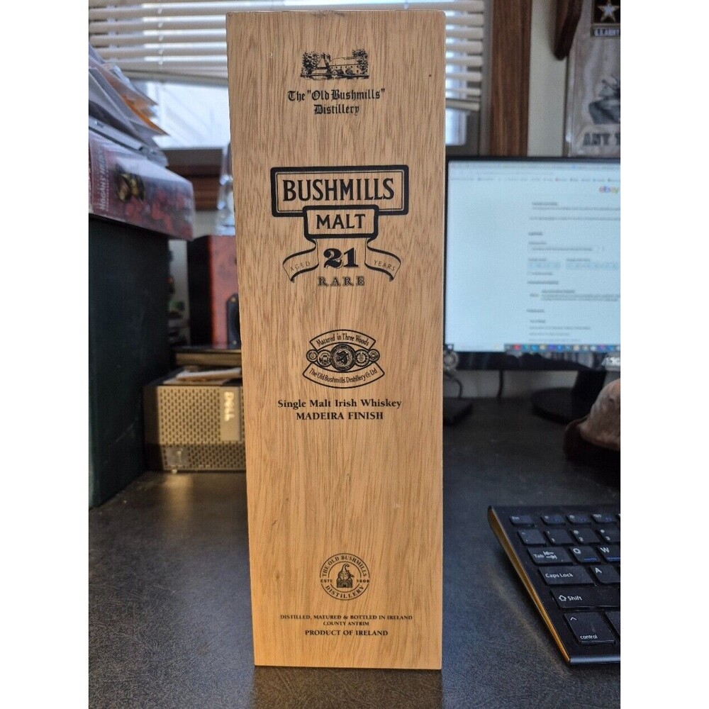 Bushmills Malt Aged 21 Years Rare Single Irish Whiskey Wood Box Interior Lined